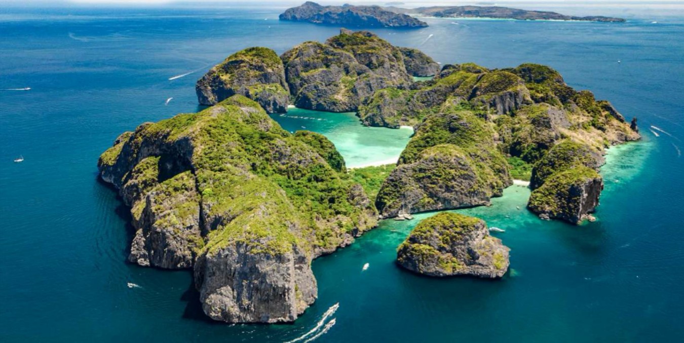 Overnight yacht charter Phuket